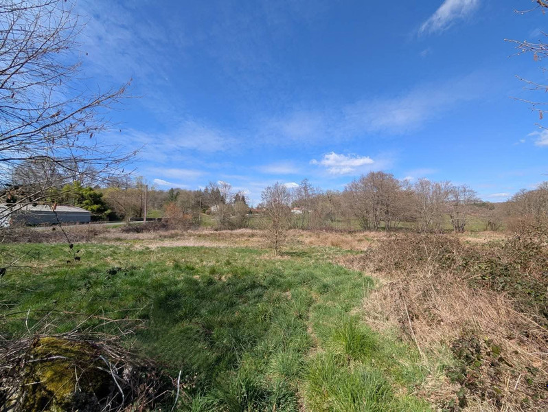 French property for sale in Saint-Hilaire-le-Château, Creuse - €31,600 - photo 1