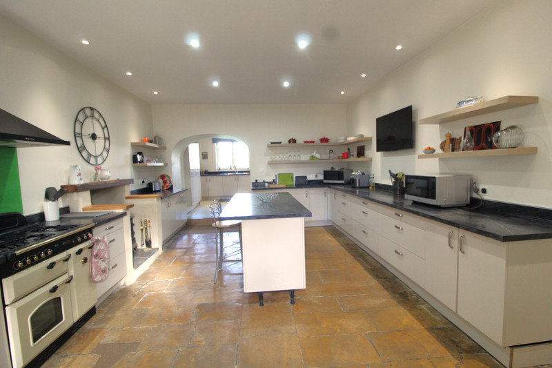 French property for sale in Pressac, Vienne - €599,000 - photo 3