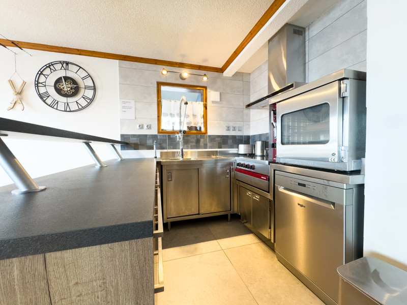 Ski property for sale in Val Thorens - €3,950,000 - photo 5