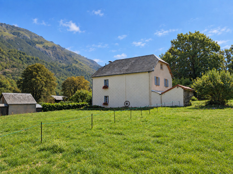 French property for sale in Campan, Hautes-Pyrénées - €305,000 - photo 9