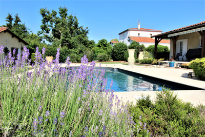 Maison à vendre à Saint-Astier, Dordogne, Aquitaine, avec Leggett Immobilier