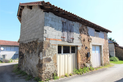 Grange à vendre à Rochechouart, Haute-Vienne, Limousin, avec Leggett Immobilier