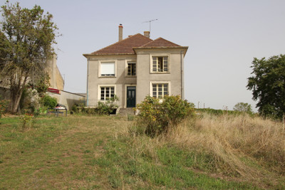 Maison à vendre à Lys-Haut-Layon, Maine-et-Loire, Pays de la Loire, avec Leggett Immobilier