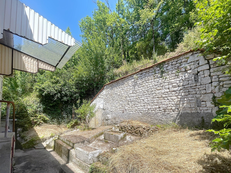 French property for sale in Montignac-Charente, Charente - €140,000 - photo 3