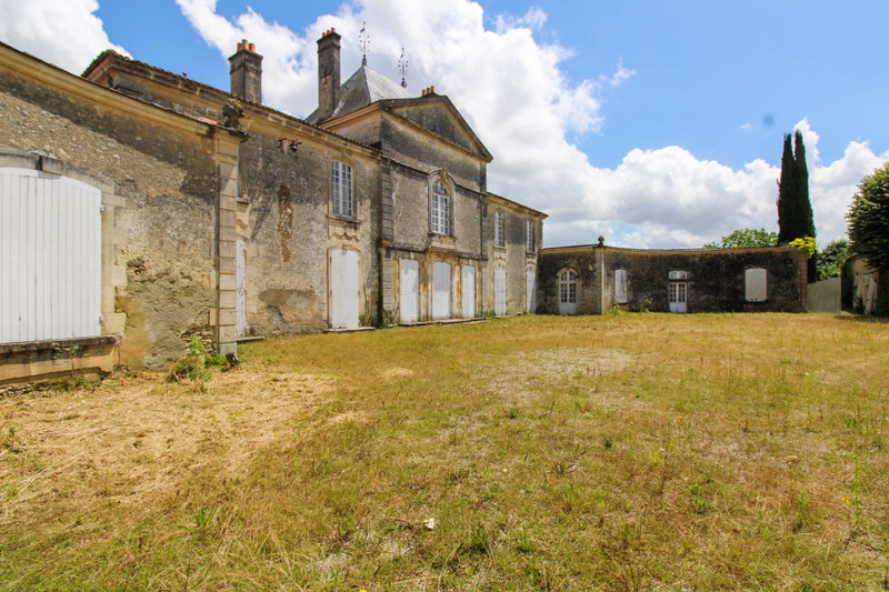 French property for sale in Mazeray, Charente-Maritime - €662,500 - photo 10