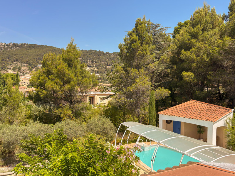 French property for sale in Beaumes-de-Venise, Vaucluse - €395,000 - photo 1