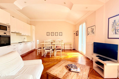 French property for sale in Nice, Alpes-Maritimes - €900,000 - photo 3
