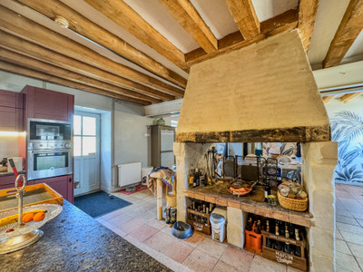 French property for sale in Mûrs-Erigné, Maine-et-Loire - €884,000 - photo 9