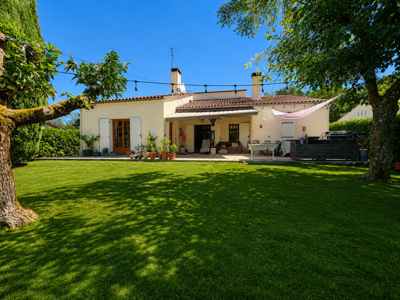 French property for sale in Lauzun, Lot-et-Garonne - €345,000 - photo 8