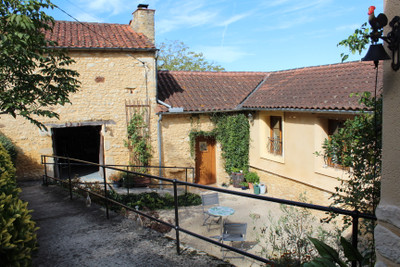 French property for sale in Sagelat, Dordogne - €492,900 - photo 1