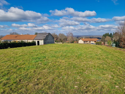 Terrain à vendre à Montrol-Sénard, Haute-Vienne, Limousin, avec Leggett Immobilier