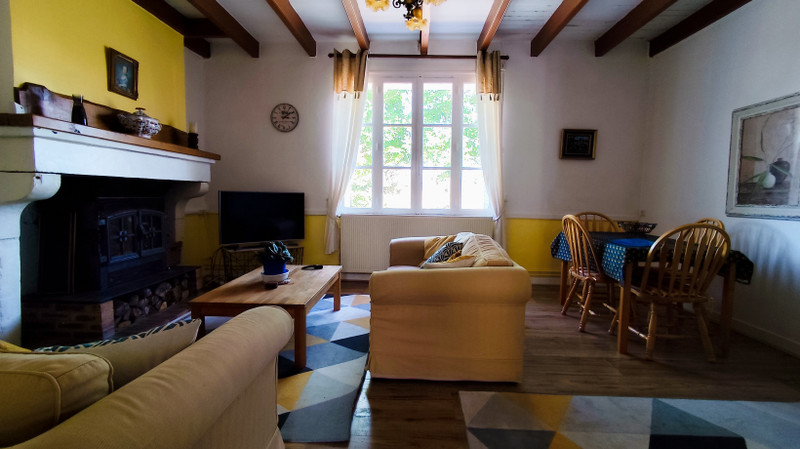 French property for sale in Agris, Charente - €386,999 - photo 3