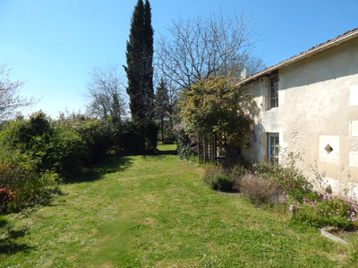 French property for sale in Édon, Charente - €82,500 - photo 1