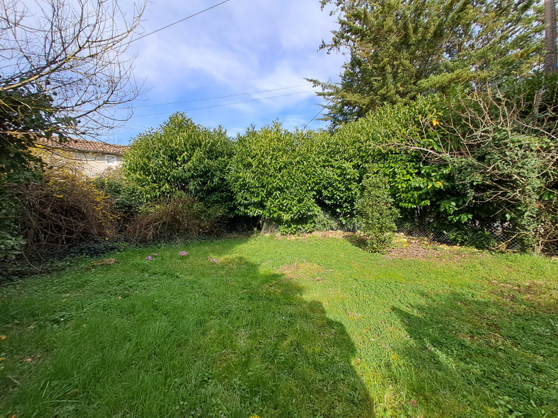 French property for sale in Longré, Charente - €71,500 - photo 8