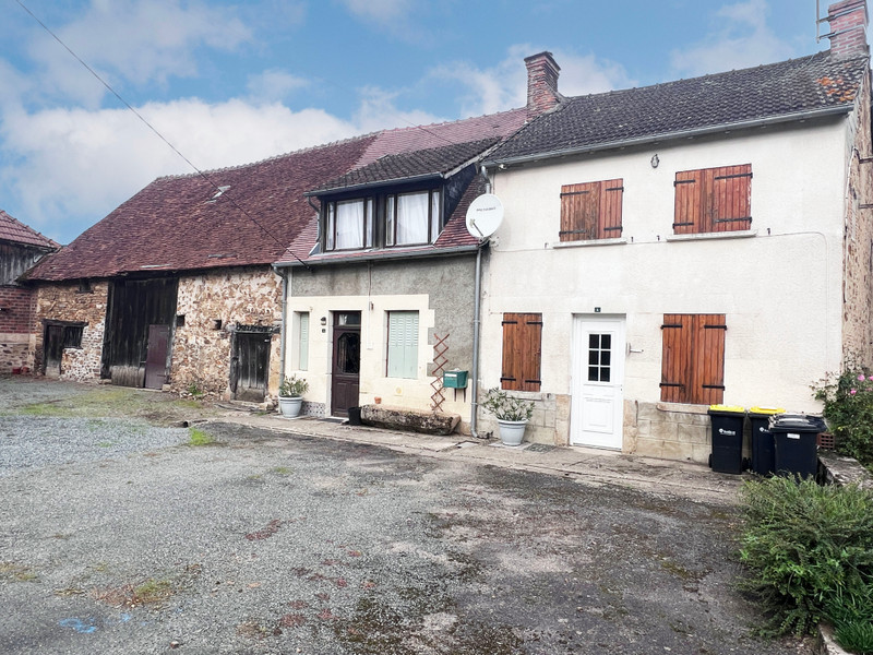 French property for sale in La Celle-Dunoise, Creuse - €161,320 - photo 0