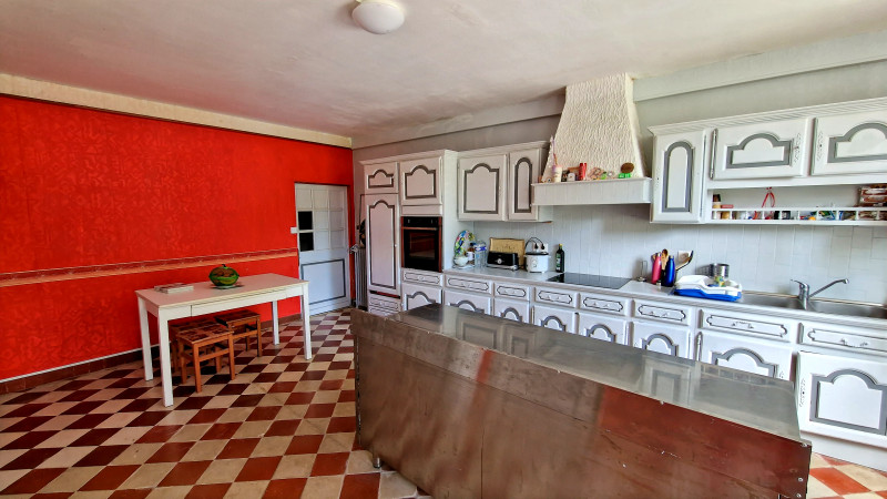 French property for sale in Ménesplet, Dordogne - €320,000 - photo 2