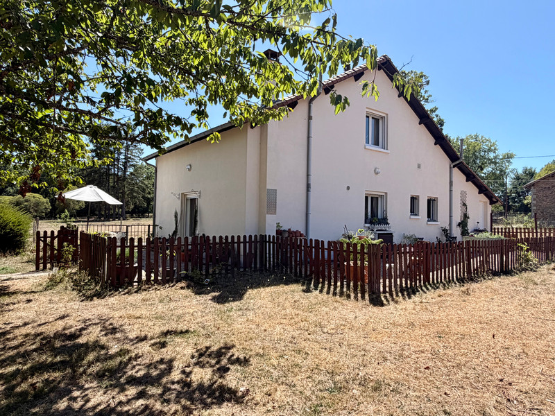 French property for sale in Massignac, Charente - €165,000 - photo 0