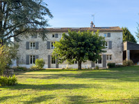 Maison à vendre à Cherveux, Deux-Sèvres - 399.950 € - photo 1