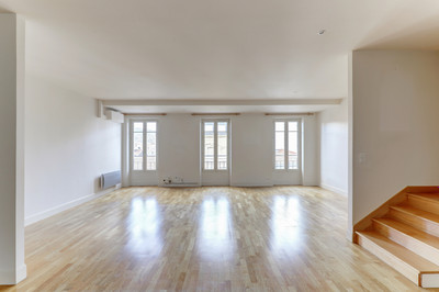 French property for sale in Clermont-Ferrand, Puy-de-Dôme - €370,000 - photo 1