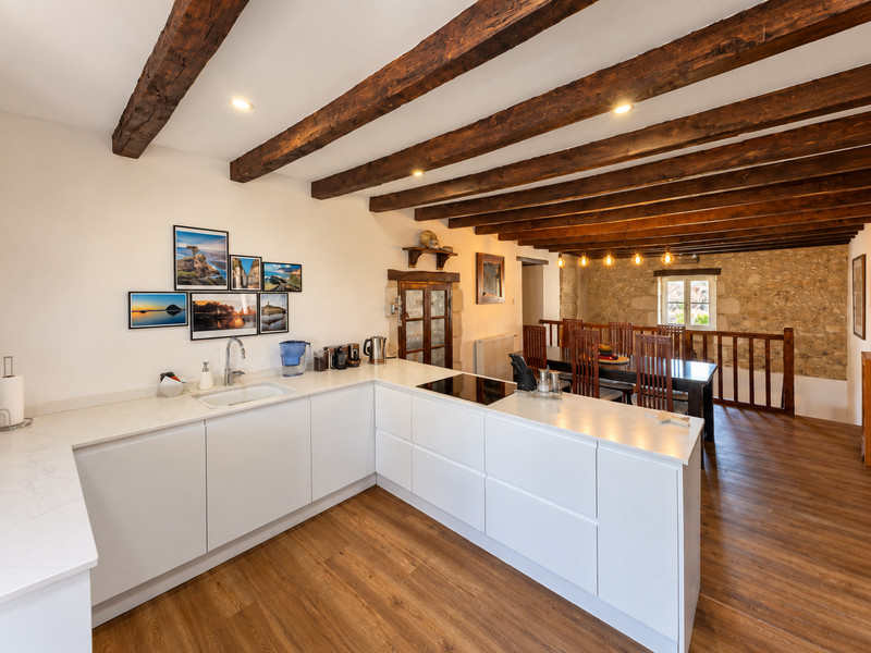 French property for sale in Saint-Romain, Charente - €480,000 - photo 2