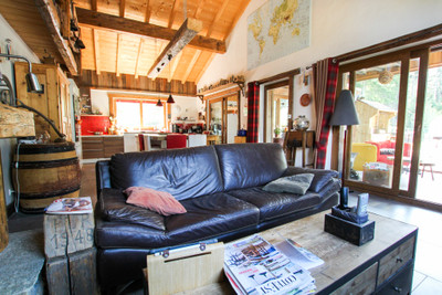 Large chalet with sunny garden, stunning views, swimming pool and close to the ski slopes & walks of Pralognan