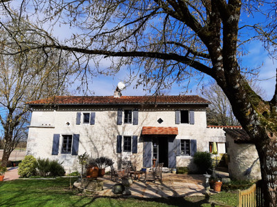 Maison à vendre à Bouteilles-Saint-Sébastien, Dordogne, Aquitaine, avec Leggett Immobilier