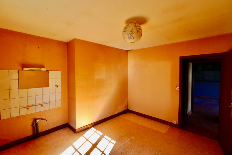 French property for sale in Écuras, Charente - €77,000 - photo 7