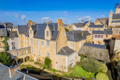 Stunning château, private hotel in the heart of the historic city of Thouars