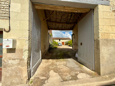 French property for sale in Monts-sur-Guesnes, Vienne - €109,000 - photo 1