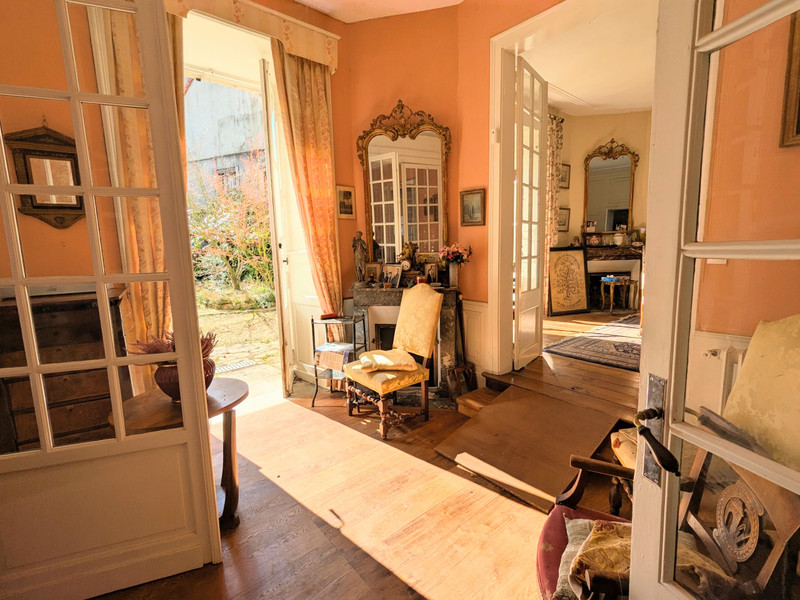 French property for sale in Saint-Yrieix-la-Perche, Haute-Vienne - €299,000 - photo 2