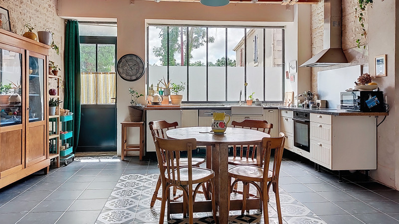 French property for sale in Bouhet, Charente-Maritime - €290,000 - photo 1