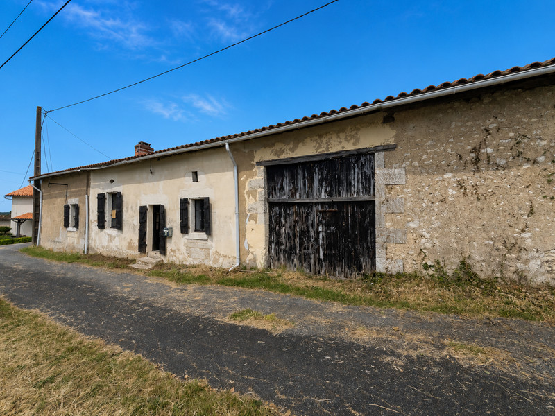 French property for sale in Chalais, Charente - €71,600 - photo 1