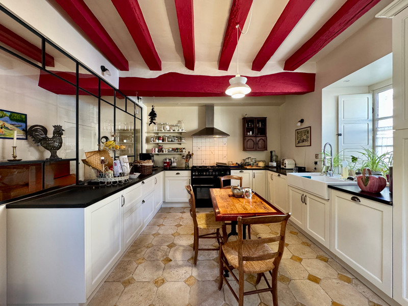 French property for sale in Cheffes, Maine-et-Loire - €595,000 - photo 2