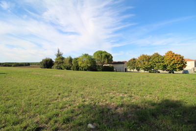 French property for sale in Chives, Charente-Maritime - €245,000 - photo 1