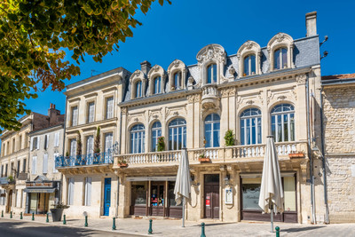 Popular hotel and restaurant business in the heart of Jonzac