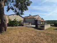 Propriété à vendre à Dignac, Charente - 220 000 € - photo n°4