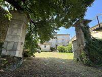 Maison à vendre à Saint-Simeux, Charente - 392 000 € - photo 3