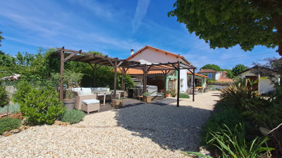 French property for sale in Nieuil, Charente - €256,800 - photo 9