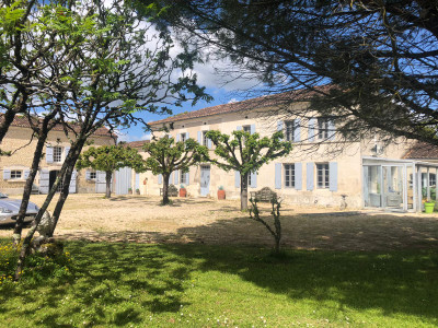 Maison à vendre à Segonzac, Charente, Poitou-Charentes, avec Leggett Immobilier