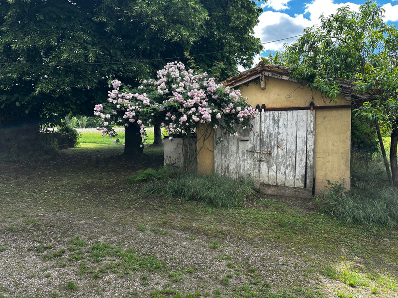 French property for sale in Pineuilh, Gironde - €149,500 - photo 3
