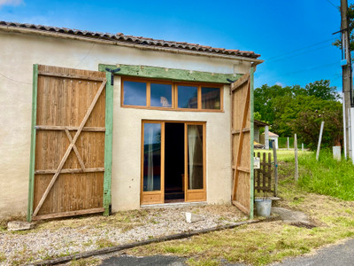 Maison à vendre à Touvérac, Charente, Poitou-Charentes, avec Leggett Immobilier