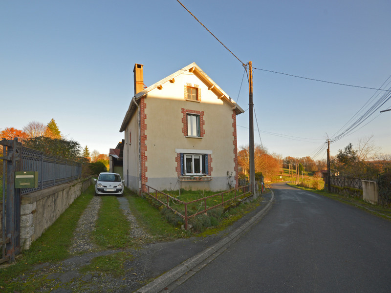 French property for sale in Thiviers, Dordogne - €140,000 - photo 1