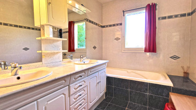 Ski property for sale in Les Deux Alpes 1350 - €699,000 - photo 10