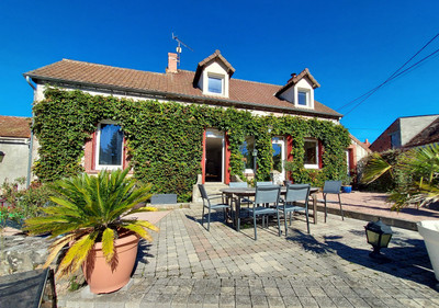 Maison à vendre à Échassières, Allier, Auvergne, avec Leggett Immobilier