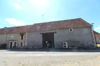 Maison à vendre à Coulonges, Vienne - 78.000 € - photo 2