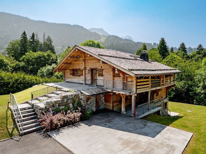 Ski property for sale in Les Carroz - €2,250,000 - photo 1