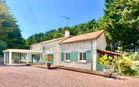 Covered parking for sale in Monts-sur-Guesnes Vienne Poitou_Charentes