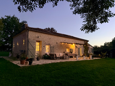 French property for sale in Castillonnès, Lot-et-Garonne - €329,000 - photo 2
