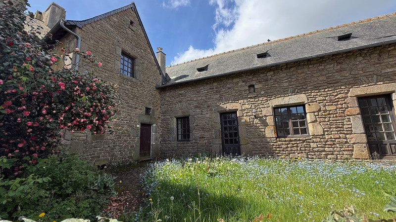 French property for sale in Courcité, Mayenne - €116,630 - photo 1