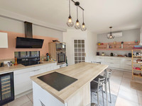 Maison à vendre à Availles-en-Châtellerault, Vienne - 600.000 € - photo 3